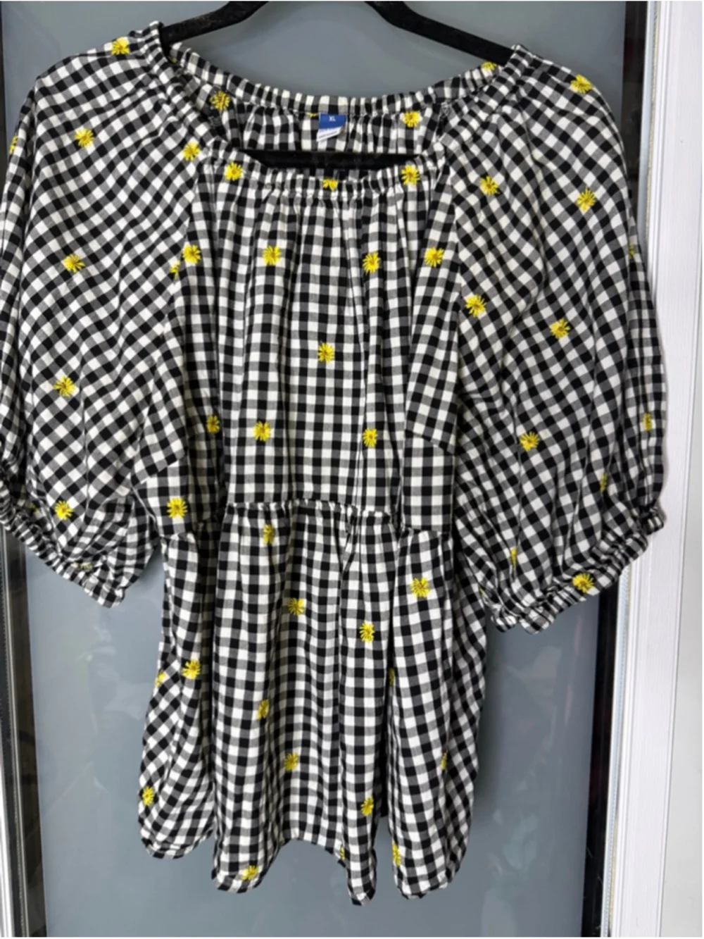 Old Navy Black & White Gingham Daisy Blouse Plus Size XL
